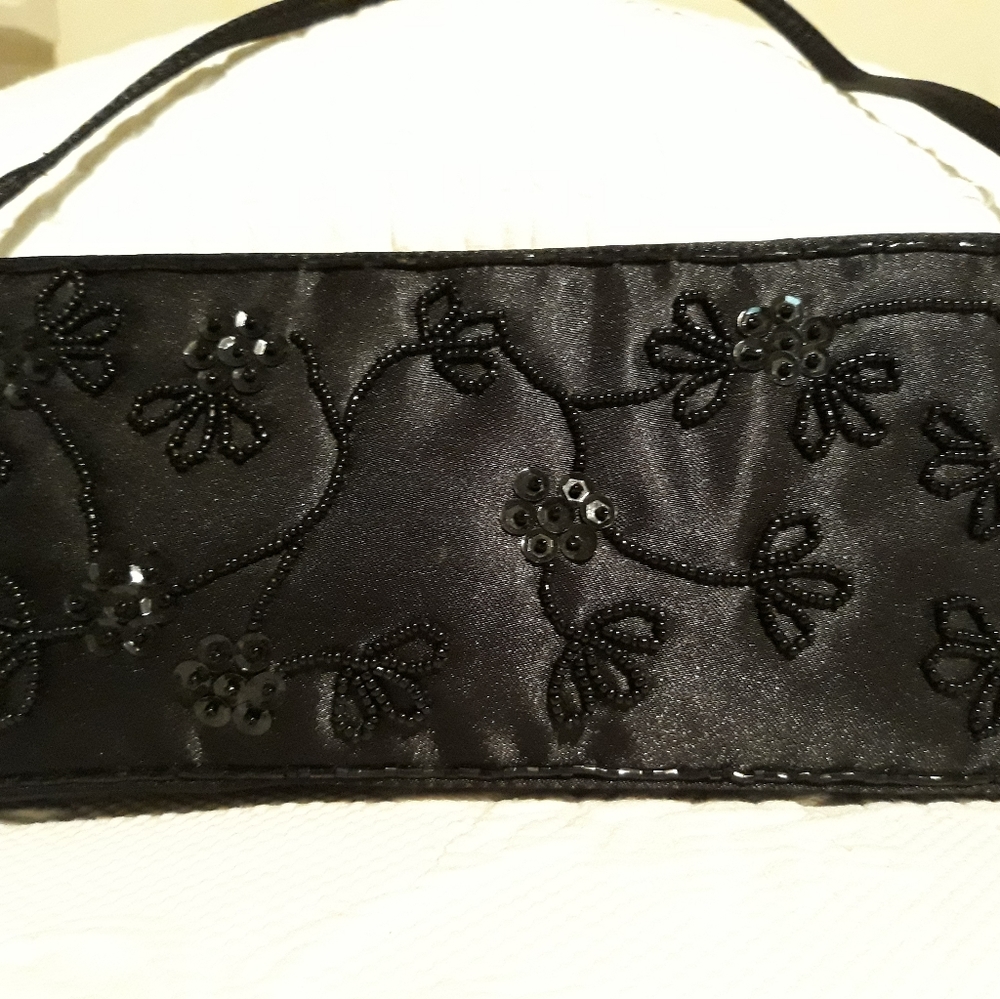 Clutch/ wristlet